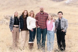 Portrait of a family in the snow, family portrait
